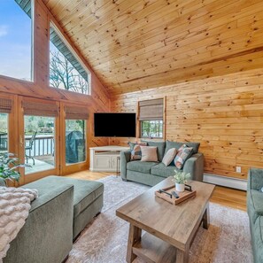 Smart TV, fireplace - Page Lake Lakefront Home near Elk Mountain (New Milford)