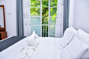 Family Double Room, Balcony, River View - Eco Bless Inn (Kandy)