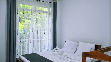 Dobbeltrom – standard, balkong, hageutsikt | Strykejern/-brett