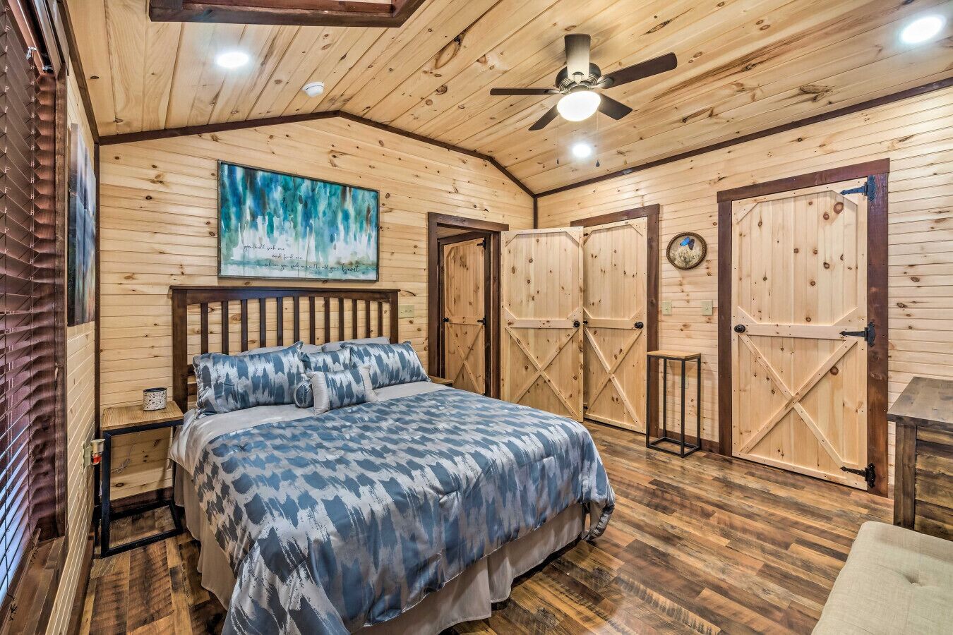 3 bedrooms, desk, iron/ironing board, WiFi