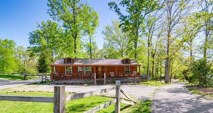 Cozy Lake Cumberland Cabin with Fire Pit