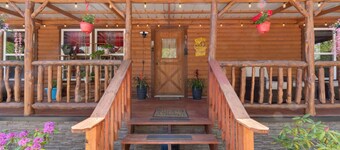 Cozy Lake Cumberland Cabin with Fire Pit
