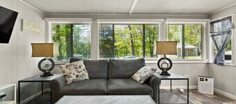 Wooded Cottage with Fire Pit and Boat Parking