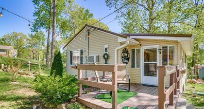 Wooded Cottage with Fire Pit and Boat Parking