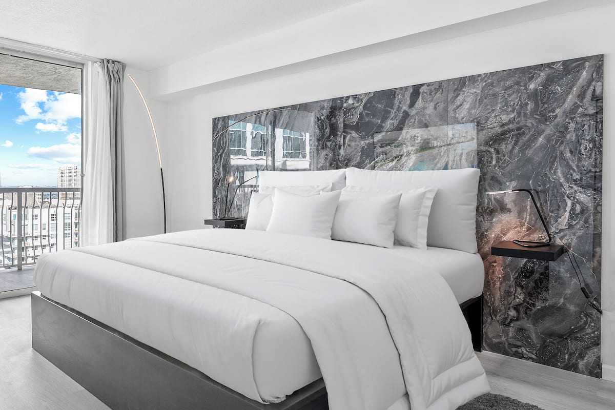 Apartemen Deluks, pemandangan kota | Meja kerja, ruang kerja ramah laptop, dan Wi-Fi gratis