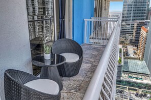 Deluxe Apartment, City View | Property grounds - The Club At Brickell Bay Voila Rentals (Miami)