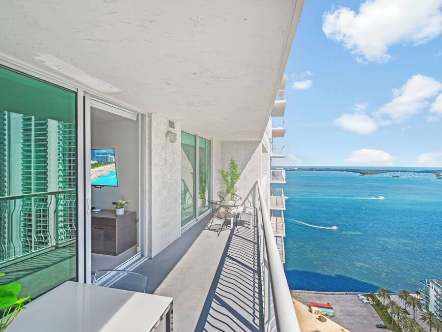 Deluxe Apartment, City View | Property grounds
