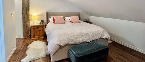 Iron/ironing board, free WiFi, bed sheets