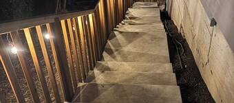 Water & Mountain Views • Private Retreat Near Town • Family & Pet Friendly