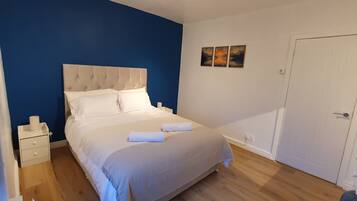 3 soverom, strykejern/-brett, wi-fi og sengetøy