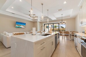 Fridge, microwave, oven, stovetop - Luxury Beach House Outdoor Oasis Spa/Pool Heated (Naples)