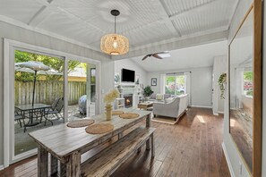 Dining - Stylish Mount Pleasant 3br/2ba Home w/ Great Yard! (Mount Pleasant)