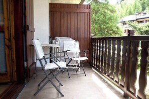 Property grounds - Two minutes from the ski slopes, cozy renovated apartment. (La Thuile)