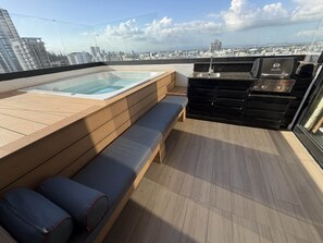 Outdoor spa tub - 1B in Naco Jacuzzi very Centric (Santo Domingo)