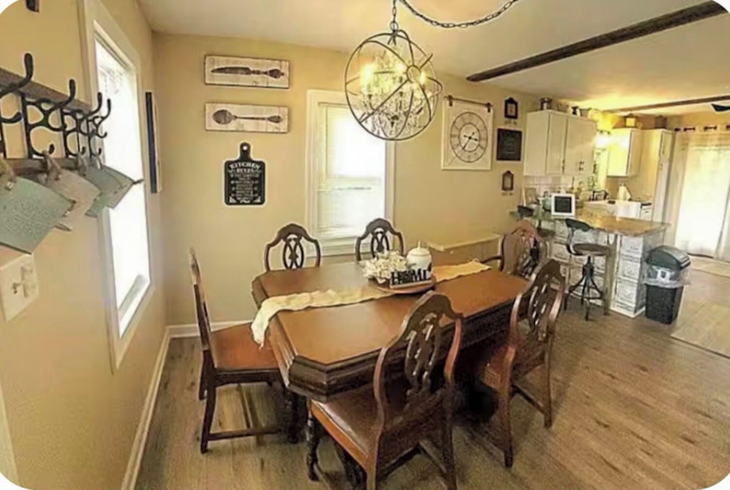 Maison, plusieurs lits, climatisation | Restauration