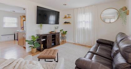 Swanky Suite | King Rm | Sleep 7