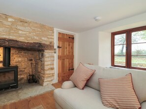 Living area - Manor Cottage (Bampton)