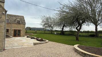Cottage | Property grounds