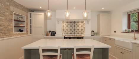 เครื่องล้างจาน, เครื่องครัว/จาน/ช้อนส้อม