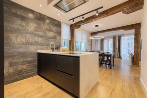 Interior - Modern and Luxurious in Historic Old Town (Bilbao)