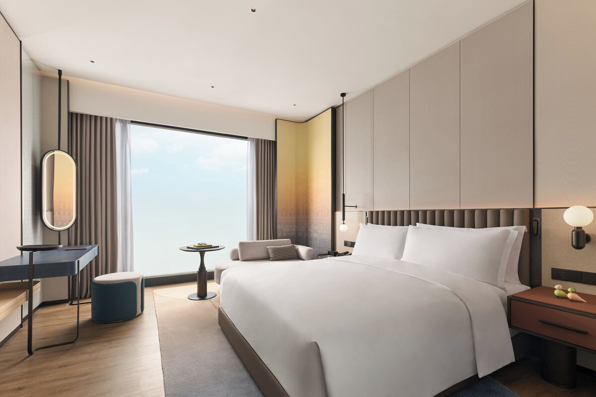 In-room safe, desk, laptop workspace, soundproofing