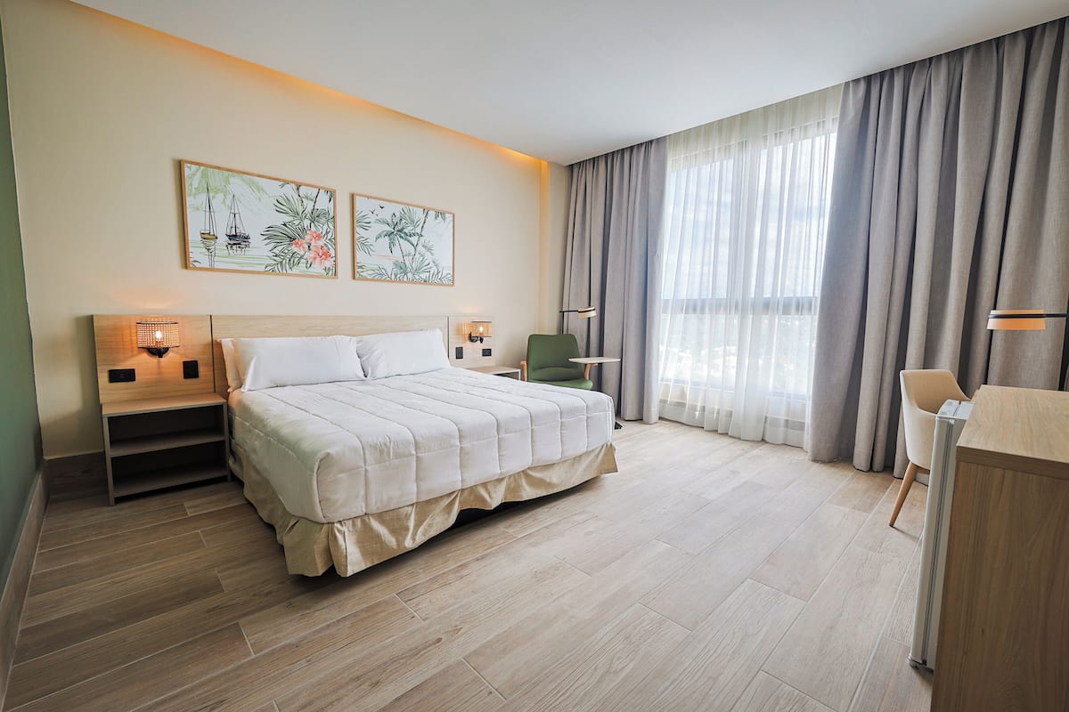Standardzimmer, 1 King-Bett, Ausstattung für hörgeschädigte Menschen