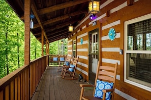 Terrace/patio - Hot Tub, Fireplace, Firepit, Walk to Fishing Lake (Sevierville)