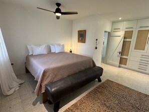 Strykejern/-brett, wi-fi (inkludert) og sengetøy