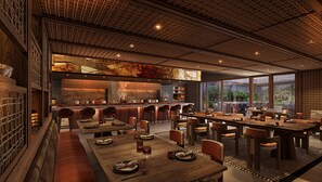 5 restaurantes; se sirven desayunos, almuerzos, cenas y cocina japonesa 