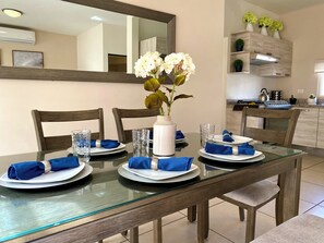 Dining - Sister Houses in private gated community with pool 5 min Airport and Consulate (Hermosillo)