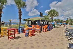 Outdoor dining - The Summit 809 - King w/Bunks - Sleeps 5 (Panama City Beach)