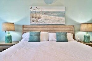1 bedroom, iron/ironing board, free WiFi, bed sheets - The Summit 809 - King w/Bunks - Sleeps 5 (Panama City Beach)