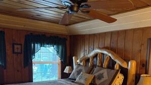 Room - Cute Cozy Cabin (Twain Harte)