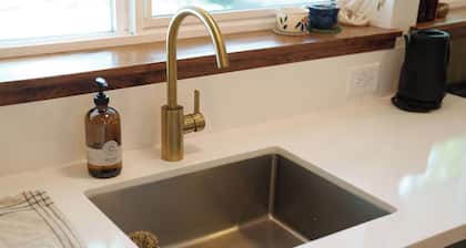 Cozy and private one-bedroom studio in Bishop