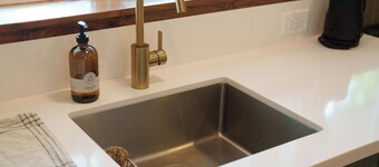 Cozy and private one-bedroom studio in Bishop