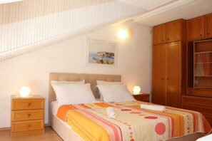 2 bedrooms, iron/ironing board, travel crib, free WiFi