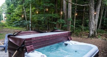 Cozy 1-bedroom cabin in the Hocking Hills of Ohio