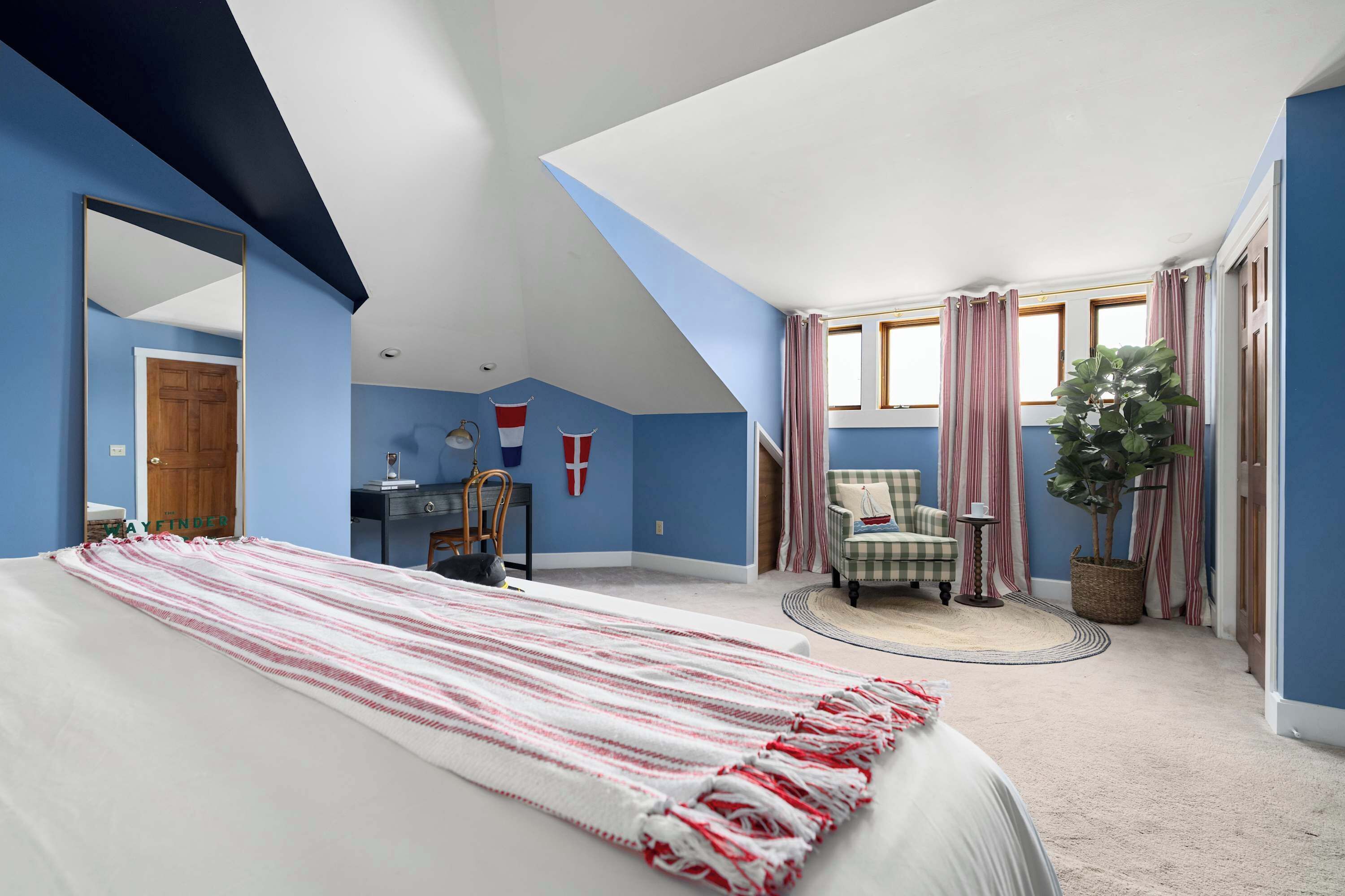 6 多间卧室、办公桌、旅行婴儿床、WiFi