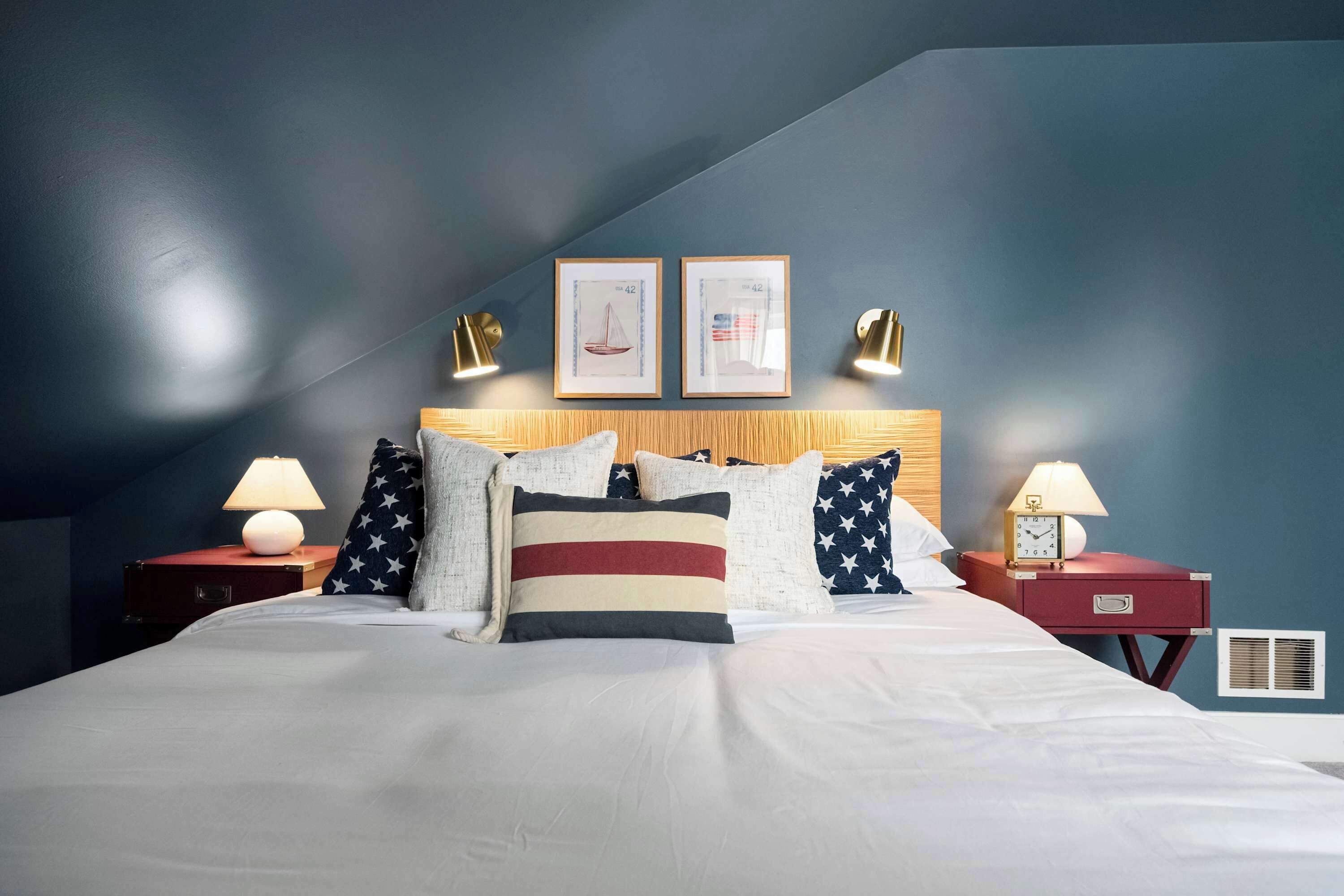 6 室のベッドルーム、デスク、旅行用ベビーベッド、WiFi