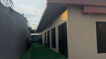 Comfort Townhome, Private Pool | Exterior