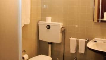 Classic Twin Room, Mountain View | Bathroom