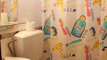 Classic Double Room, Mountain View | Bathroom