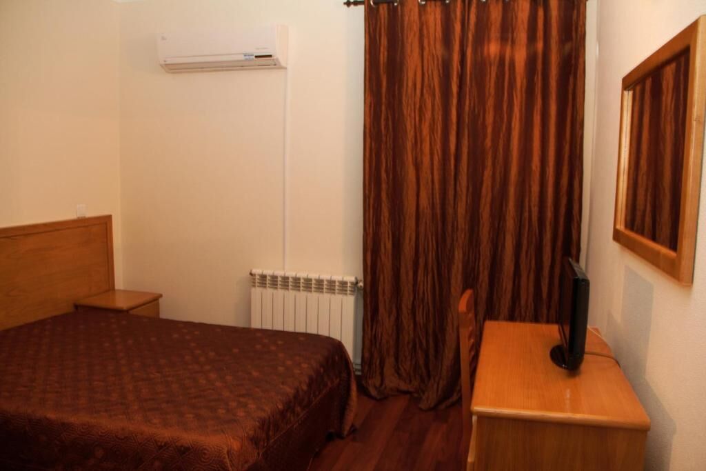 Klassieke tweepersoonskamer, uitzicht op bergen | Gratis wifi