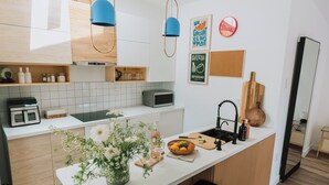 Unclassified image, 3 of 30, button - Modern Minimalist 1-bedroom studio in central area. (Garden Grove)