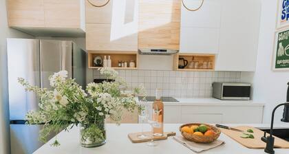Modern Minimalist 1-bedroom studio in central area.