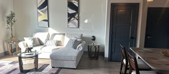 203 - New Luxury Downtown Condo 1 bedroom with Fireplace