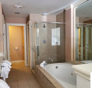 Hair dryer, towels, soap, toilet paper - Beautiful two bedroom villa Hyatt Vacation Club
Available only May 17–May 24. (Key West)