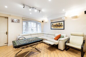 TV - Classic Pimlico Townhouse (London)
