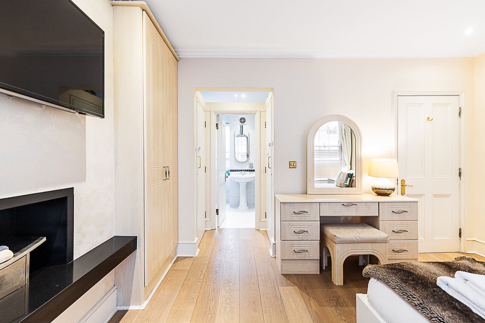 3 Schlafzimmer, Schreibtisch, Bügeleisen/Bügelbrett, Internetzugang