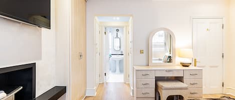 3 chambres, bureau, fer et planche à repasser, accès Internet